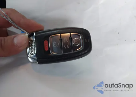 2011 Audi A5 2.0T Premium z USA, uszkodzony, nr VIN WAULFAFRXBA071322